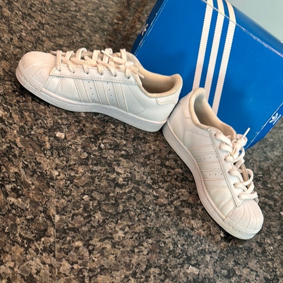 Adidas superstar foundation Classic White Leather Sneakers 6.5Y - Picture 5 of 10